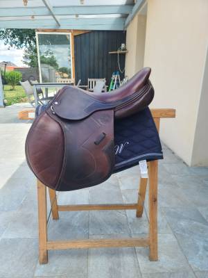 Selle obstacle antarès modèle signature 17.5