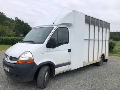 Camion renault master rallongé lesage