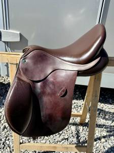 Selle arena 17,5p top état 