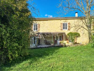 Propriété en pierre sur 5,7 hectares en ariège