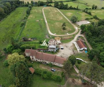Domaine Equestre sur 29 ha avec pistes d'entra&icirc;nement