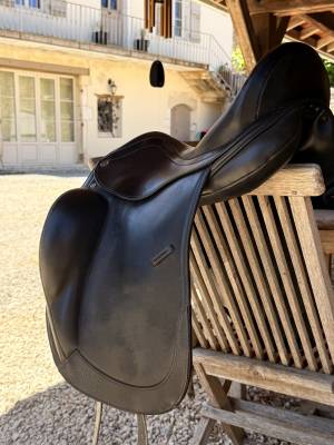 Selle de dressage 16,5 noir 