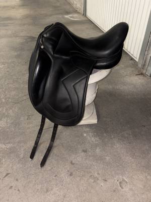 Sella da dressage  sellerie fouilloux  17.5