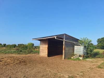 Maison sur 5 hectares avec d&eacute;pendances