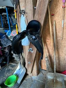 Selle de dressage devoucoux malika lab – 17,5