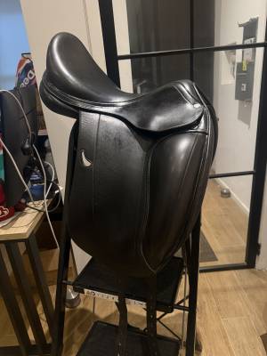  selle de dressage équipe emporio – 17”