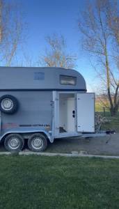 Van 2 places avec sellerie &agrave; vendre 