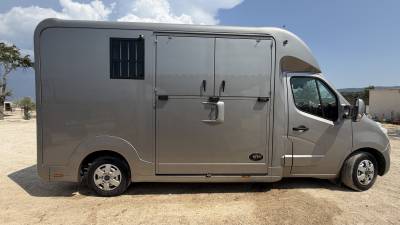 Kleine paardenvrachtwagen (B rijbewijs) STX 3 places assises Stalle 2 chevaux  2014 Tweedehands