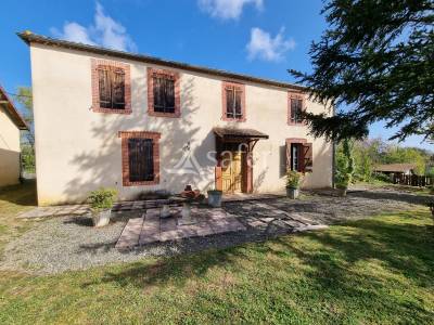 Maison, dépendances et 4 ha de prés, proche de maubourguet
