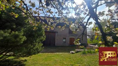Propri&eacute;t&eacute; avec g&icirc;te et 3,6 ha