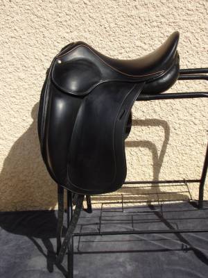 Selle dressage childeric 17' petit prix 