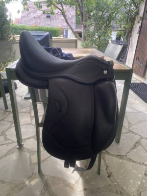 Ikonic dressage neuve 