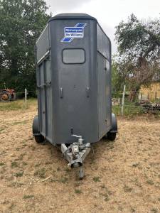 Vend Van 2 places IFOR WILLIAMS