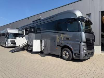 Camion per cavalli mercedes mercedes-benz actros 2651 krismar exclusiv pop out 2021 occasione