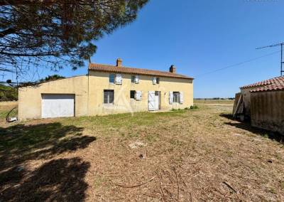 Other country property  vendée