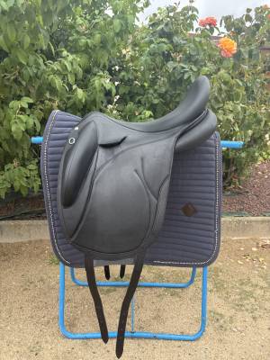 Selle de dressage devoucoux makila lab 