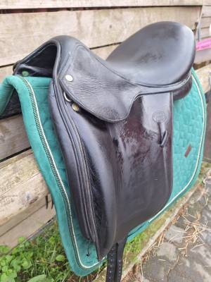 Sella da dressage devoucoux  17.5