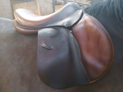Selle devoucoux taille 17’´5 année 2013