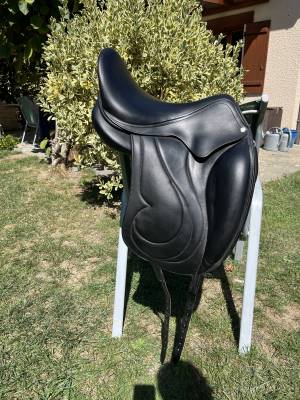 Selle antares dressage modèle cadence 