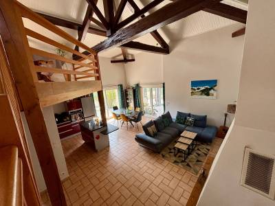 Propri&eacute;t&eacute; &eacute;questre de 186 m&sup2; sur 2.18HA.