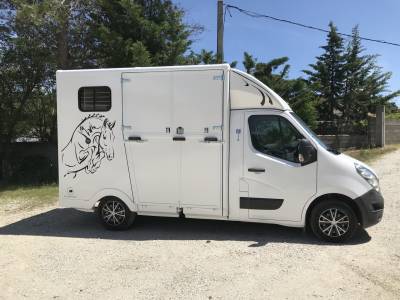 Furgoneta para caballos Renault 2018 De segunda mano