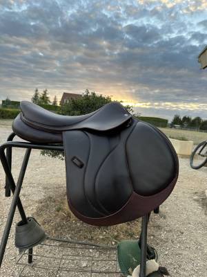 Selle d'obstacle devoucoux biarritz o 17,5