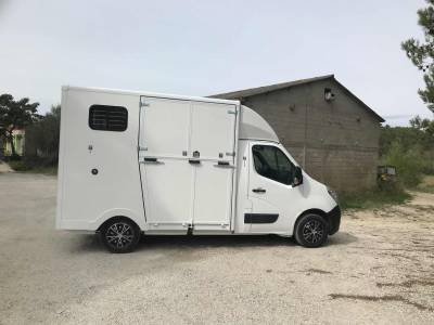 Horsebox HGV Renault  2019 Used