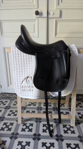 Sella da dressage aulion  17.5