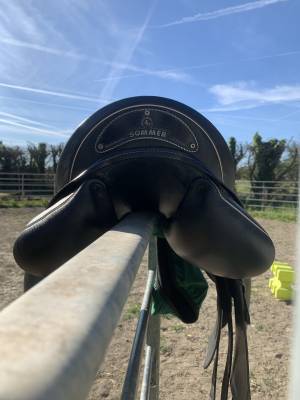 Sella da dressage sommer  17.5