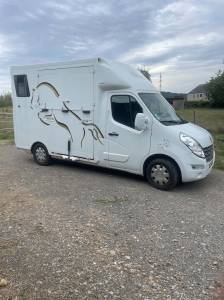 Camion vl 2 chevaux renault master