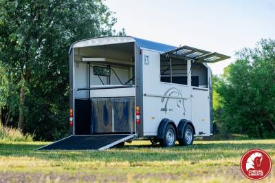Horse trailer cheval liberte minimax 3 stalls 2025 new