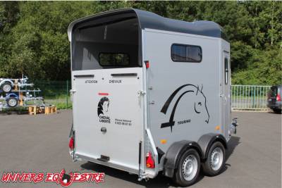 Van cheval liberté gold touring country - en stock