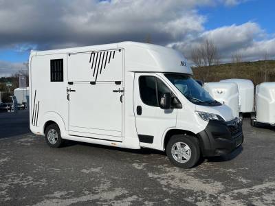 Neuf camion vl 3t5 akx en stalle