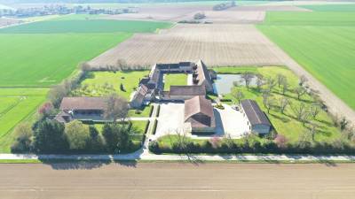 Corps de ferme fortifiée sur 3,5 ha – secteur guignes