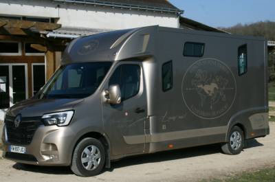 Location camions pour chevaux secteur tours
