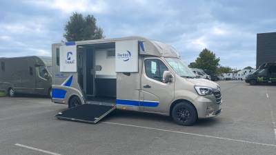 Location camion pour chevaux secteur montargis