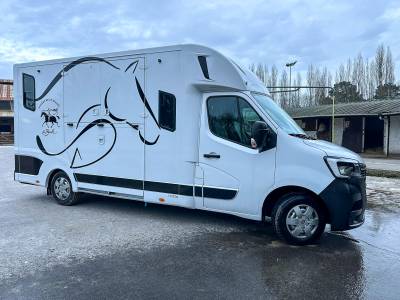 Location camion pour chevaux la baule