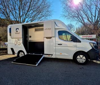 Location camion pour chevaux oraison
