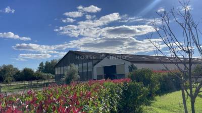 Equestrian property  gard