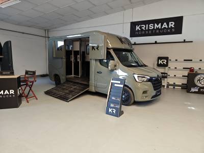 Camion vl 2 chevaux krismar 3 places assises stalles