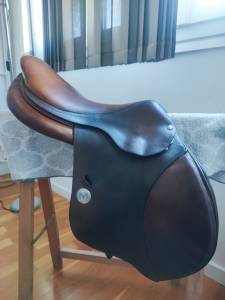 Selle meyer  taille 18