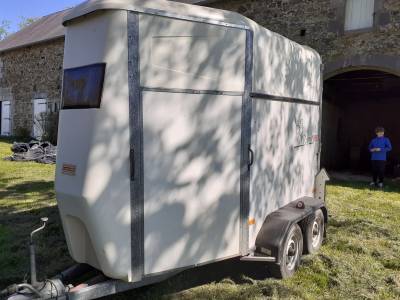 Horse trailer - other brand - indespension -euro remorque 2 stalls 1998 used