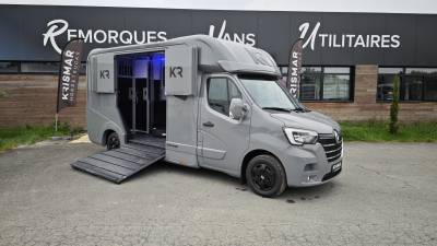 Camion chevaux krismar neuf 5 places stalles