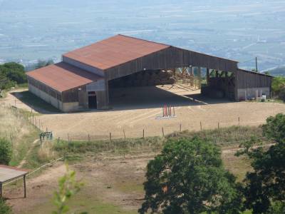 Ecurie de propriétaire et centre équestre sur 25 ha - a 20 min