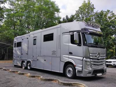 Horsebox non-hgv stx mercedes 2018 used