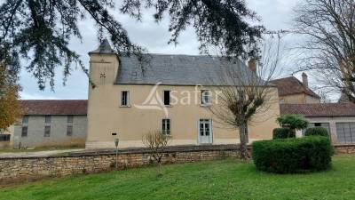 Corps de ferme sur 2ha irriguables en périgord noir