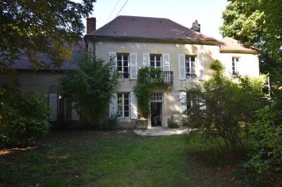 Nevers (58) - Domaine Equestre sur 14 hectares