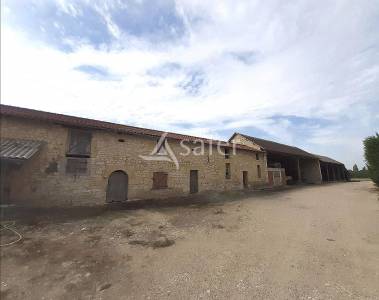 Corps de ferme sur 8 ha proche loudun