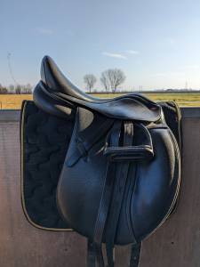 Sella Dressage 16.5 Harrogate Saddle Withaker