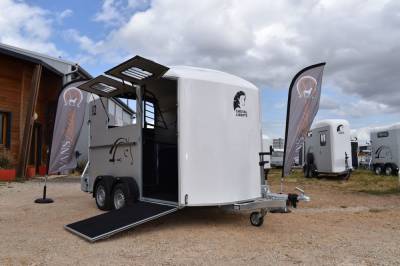 Horse trailer cheval liberte maxi 2  2 stalls 2024 new